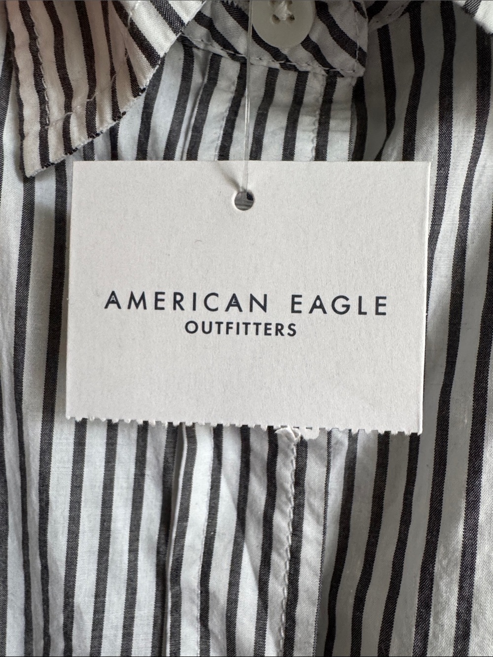 NWT American Eagle Outfitters Cropped Perfect Button-Up Shirt Sz M - Picture 3 of 6